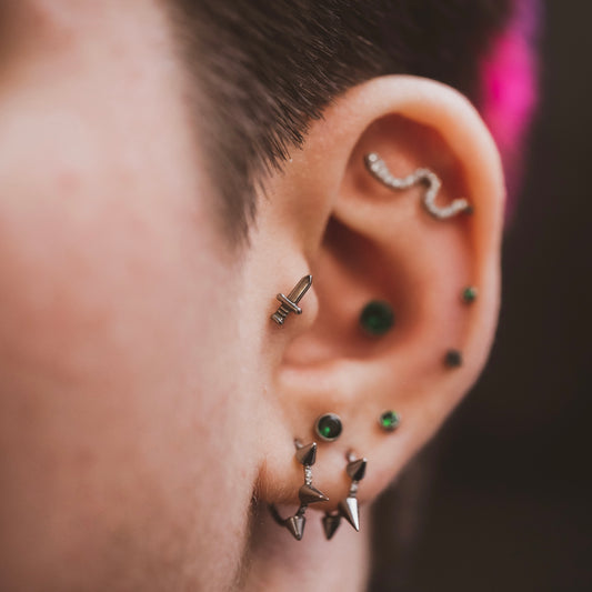 Sacrifice – Solid Dagger Threadless Flat Back Stud