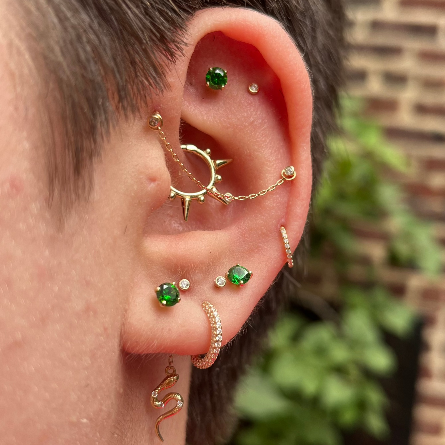 Shrike in White Gold - Seamless Hinged Hoop