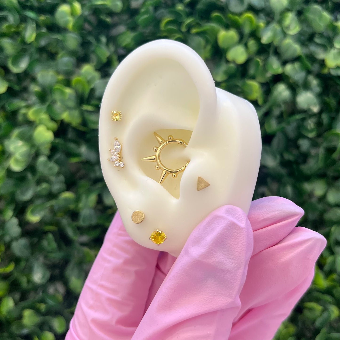 Shrike in Yellow Gold - Seamless Hinged Hoop