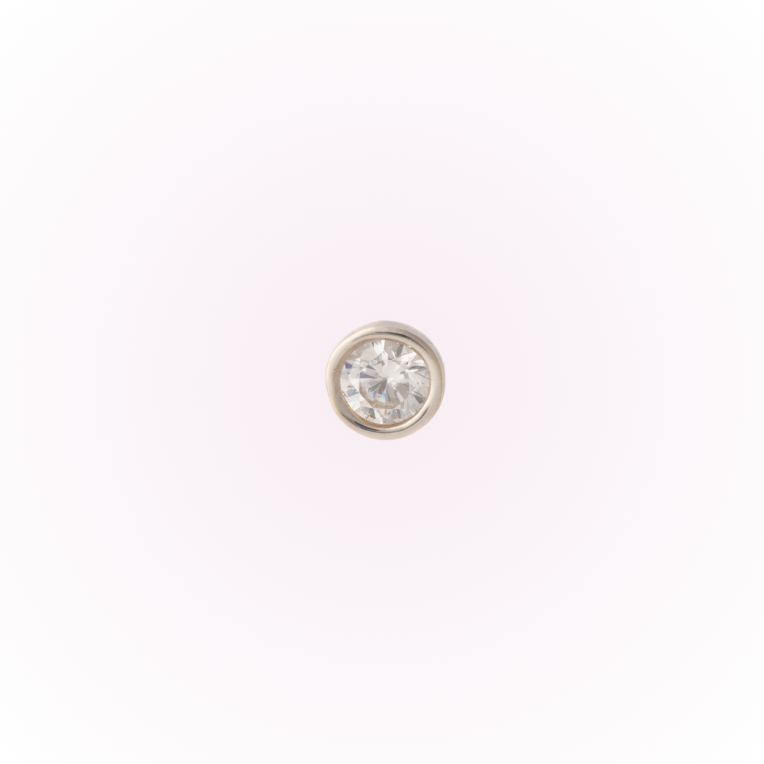 Bisel minimalista en oro blanco – Tornillo plano sin rosca