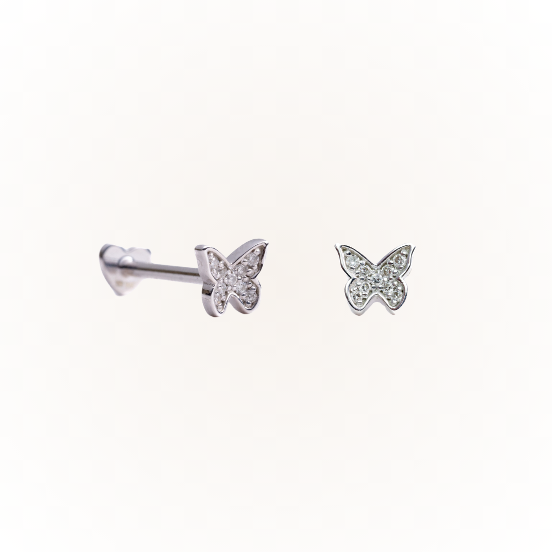 Metamorfosis en oro blanco - Pendiente de rosca plana con diamante