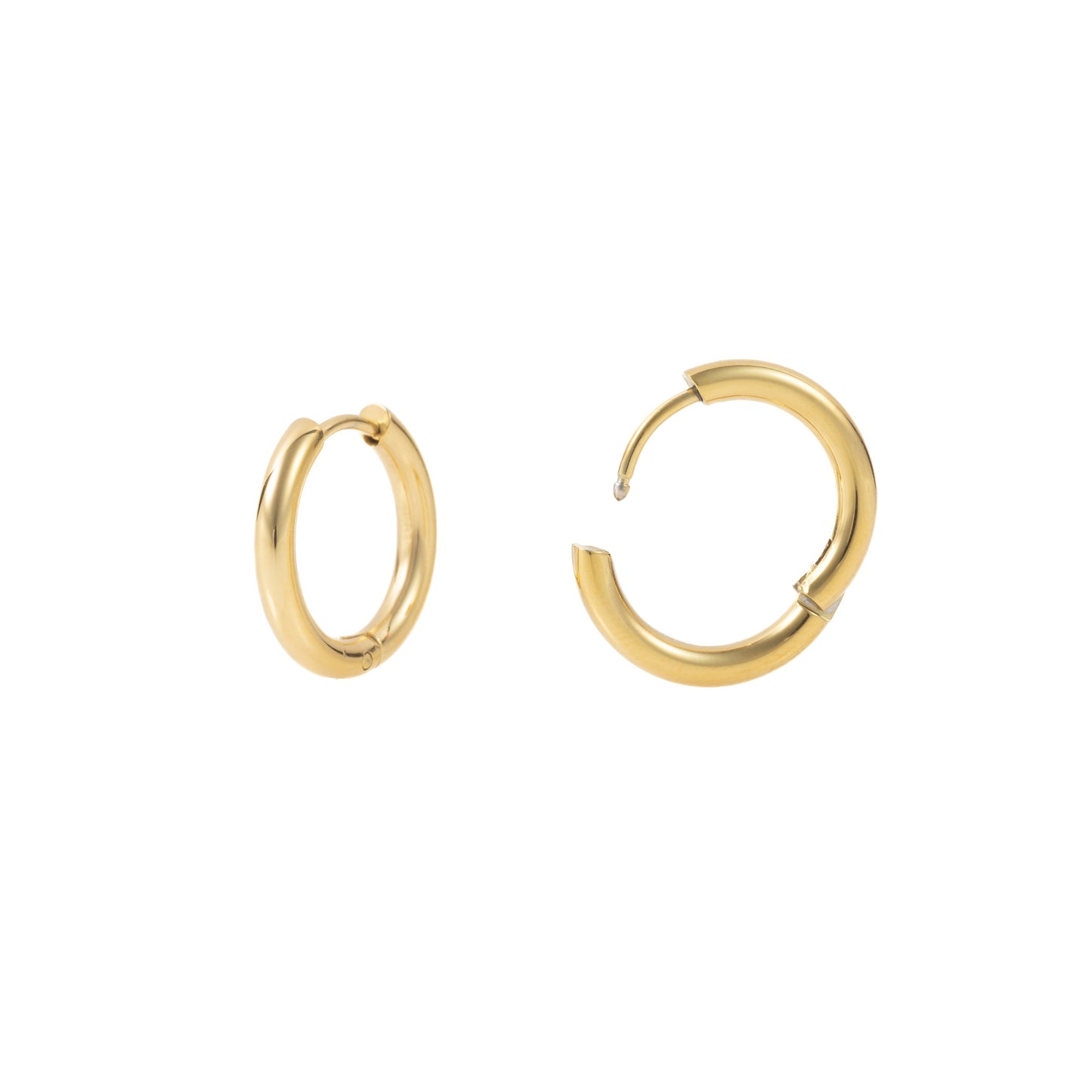 "Victoria" 2.5mm thickness in Gold Plated – Sold as a Pair or Individually